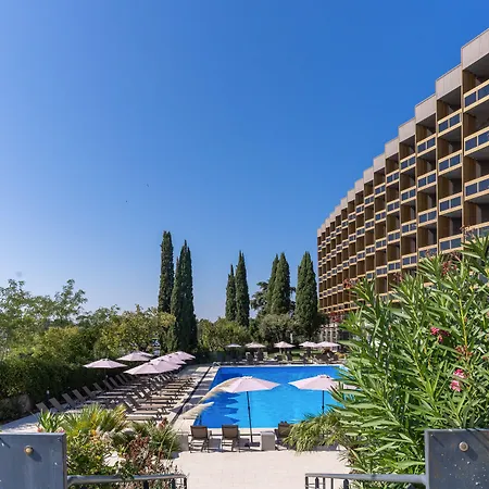 Barcelo 4*
